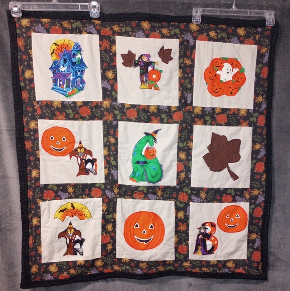 Other - Vintage Halloween Quilt Size 37x36in EUC